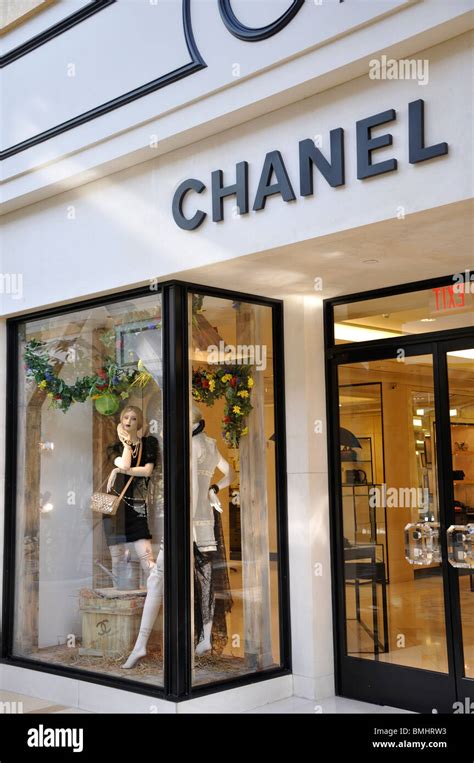 biggest chanel store in las vegas